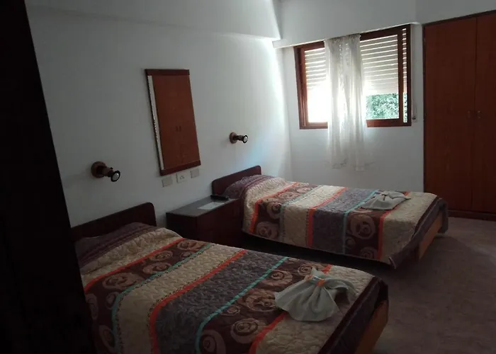 Hotel Reviens